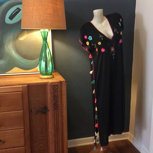 Embroidered Kaftan - Picture 3 of 8